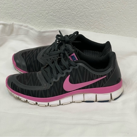 Nike Shoes - NIKE FREE 5.0 V4 WOMEN'S SIZE US 5.5 RUNNING BLACK PINK 511281 009 Shoes
